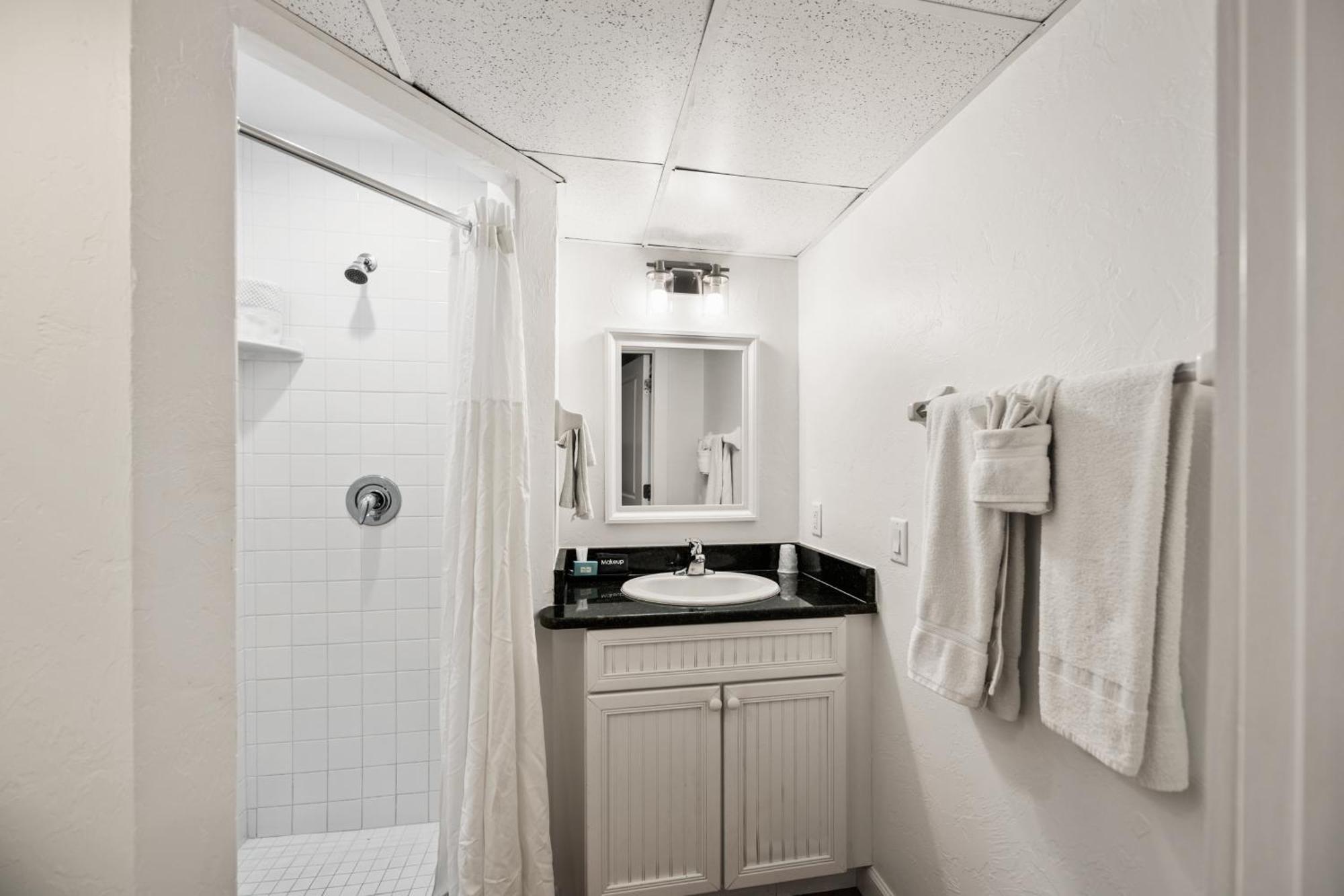 Tropic Isle At Anna Maria Island Inn ブレイデントン・ビーチ エクステリア 写真